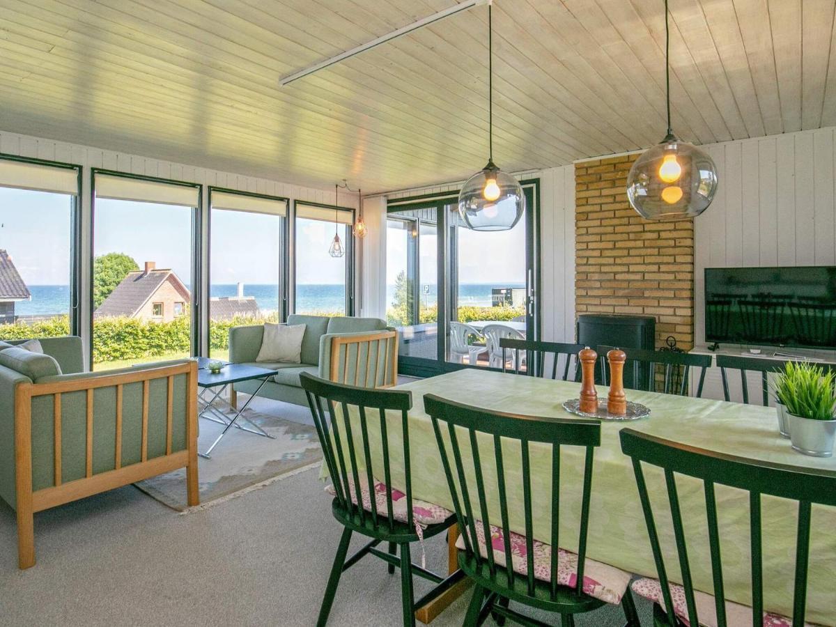 6 Person Holiday Home In Hesselager Rum bild