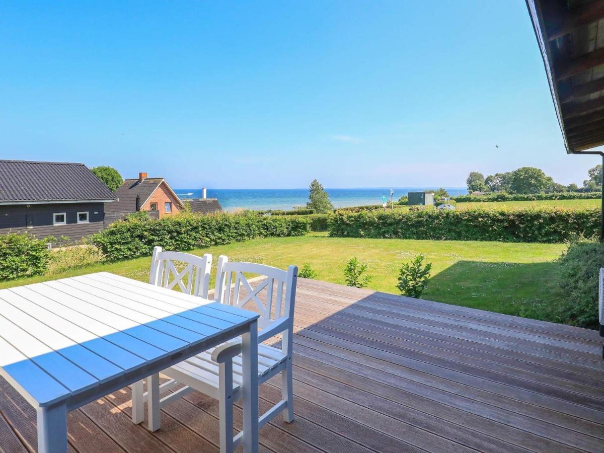 6 Person Holiday Home In Hesselager Exteriör bild