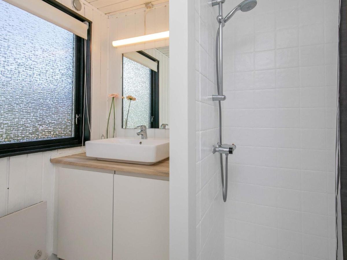 6 Person Holiday Home In Hesselager Exteriör bild