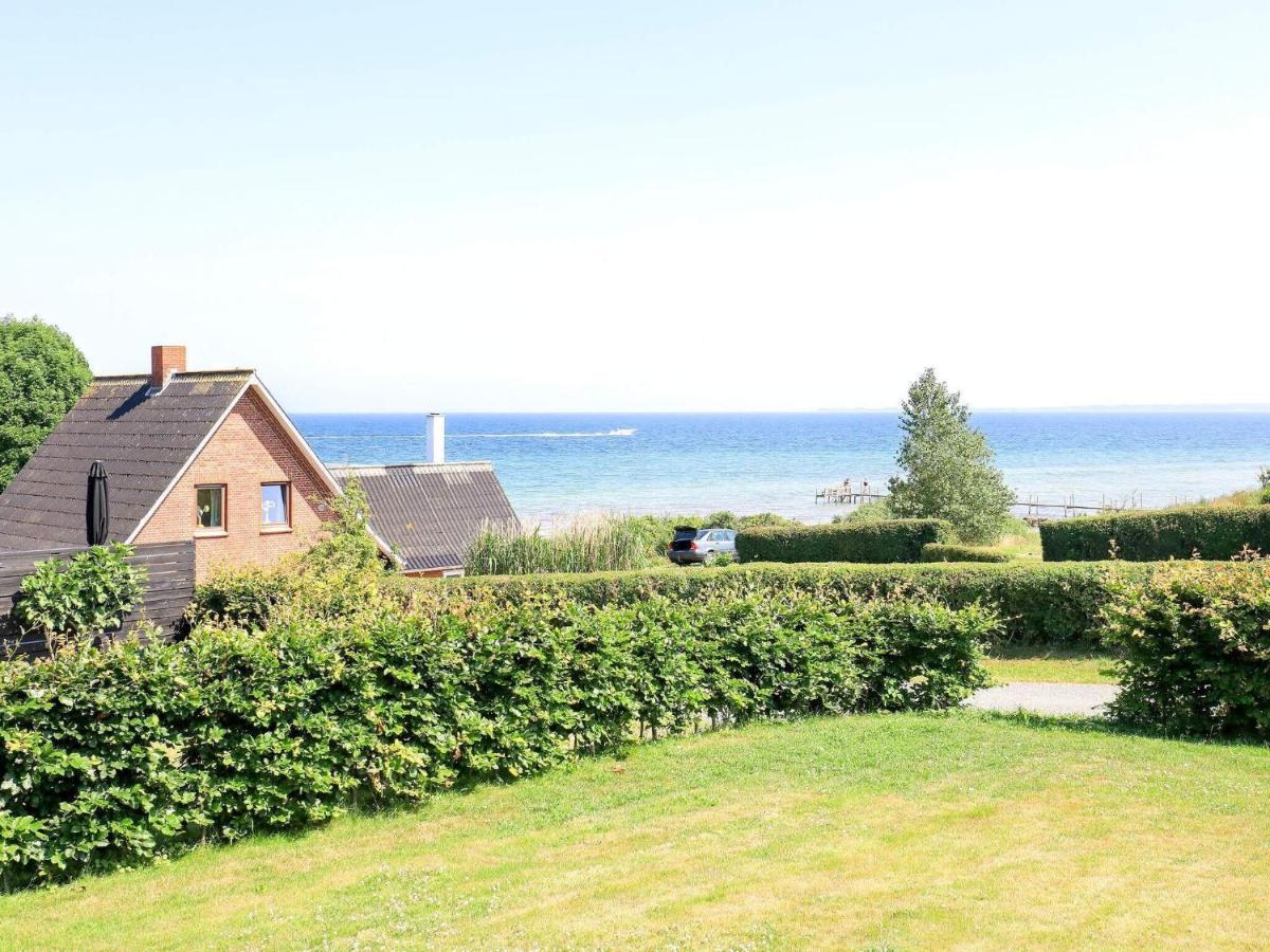 6 Person Holiday Home In Hesselager Exteriör bild