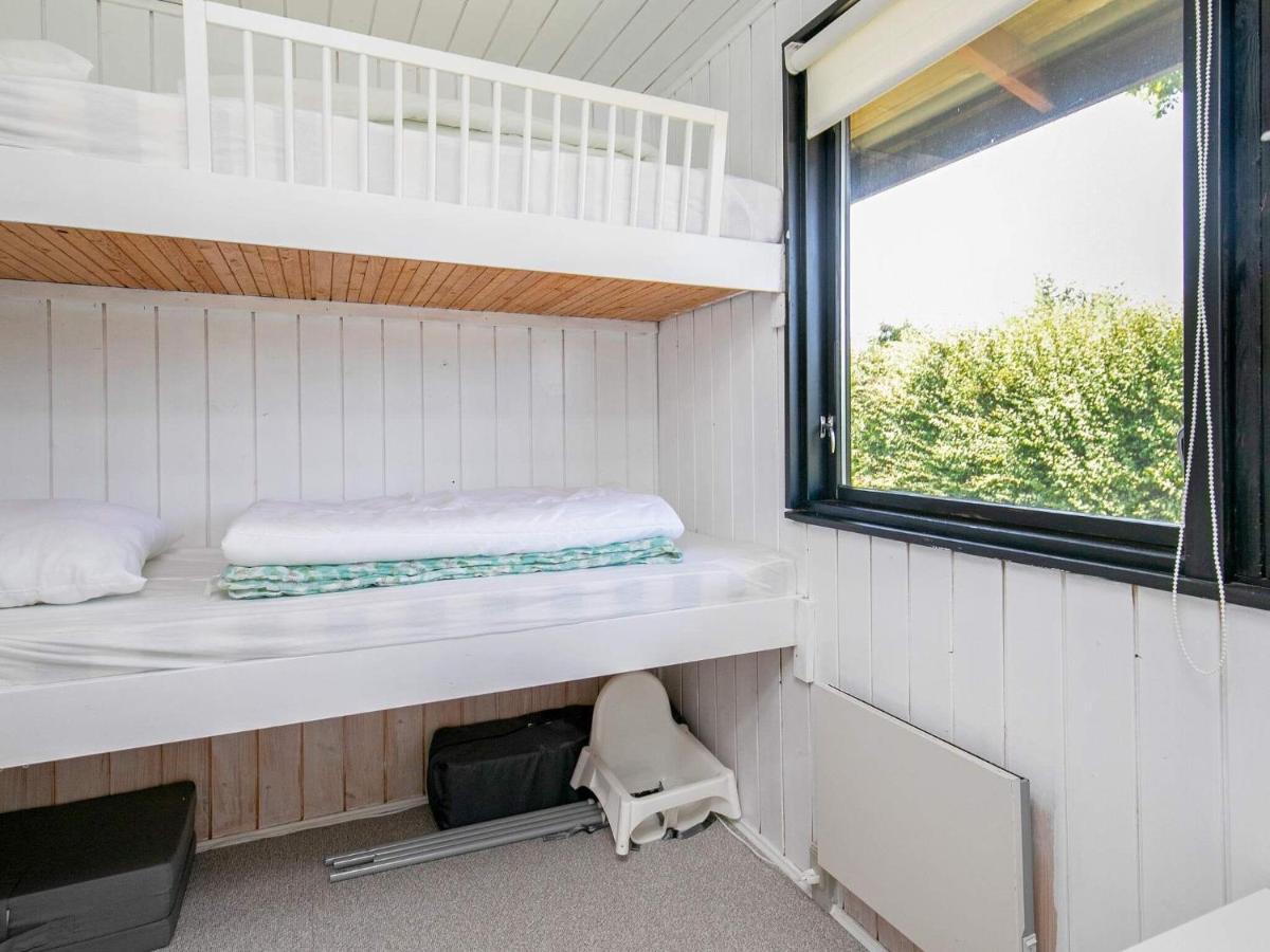 6 Person Holiday Home In Hesselager Exteriör bild