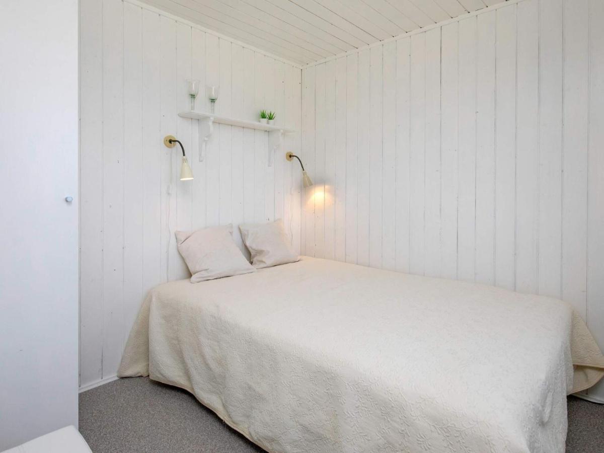6 Person Holiday Home In Hesselager Exteriör bild