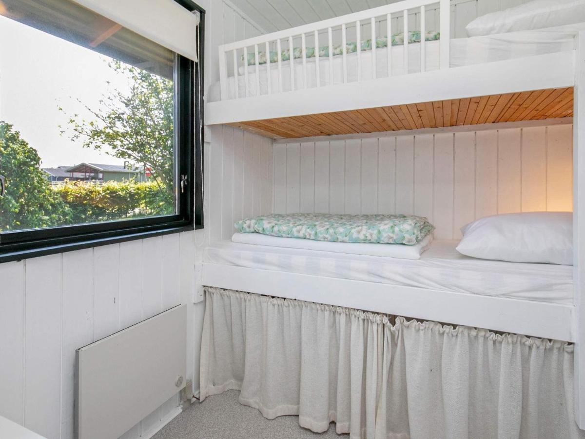 6 Person Holiday Home In Hesselager Exteriör bild