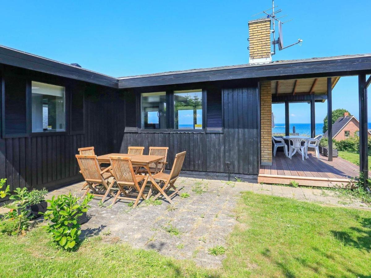 6 Person Holiday Home In Hesselager Exteriör bild
