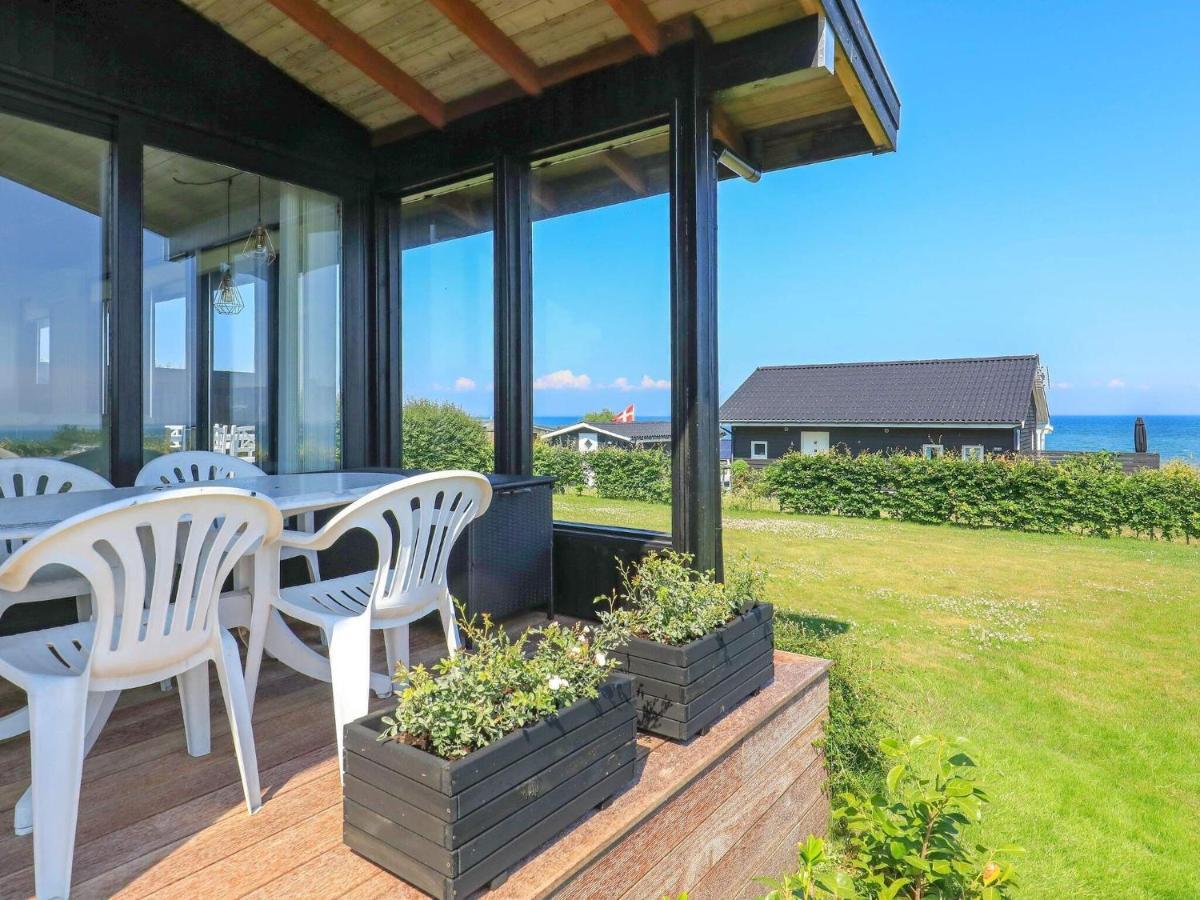 6 Person Holiday Home In Hesselager Exteriör bild